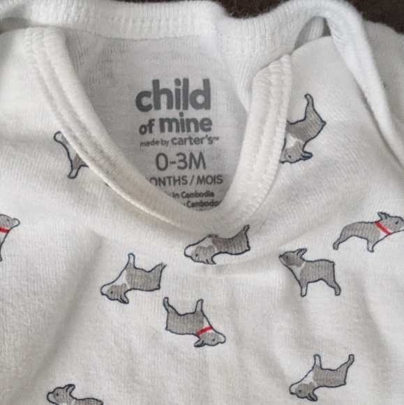 3/$30 2 onesies with dog prints - Picture 3 of 3